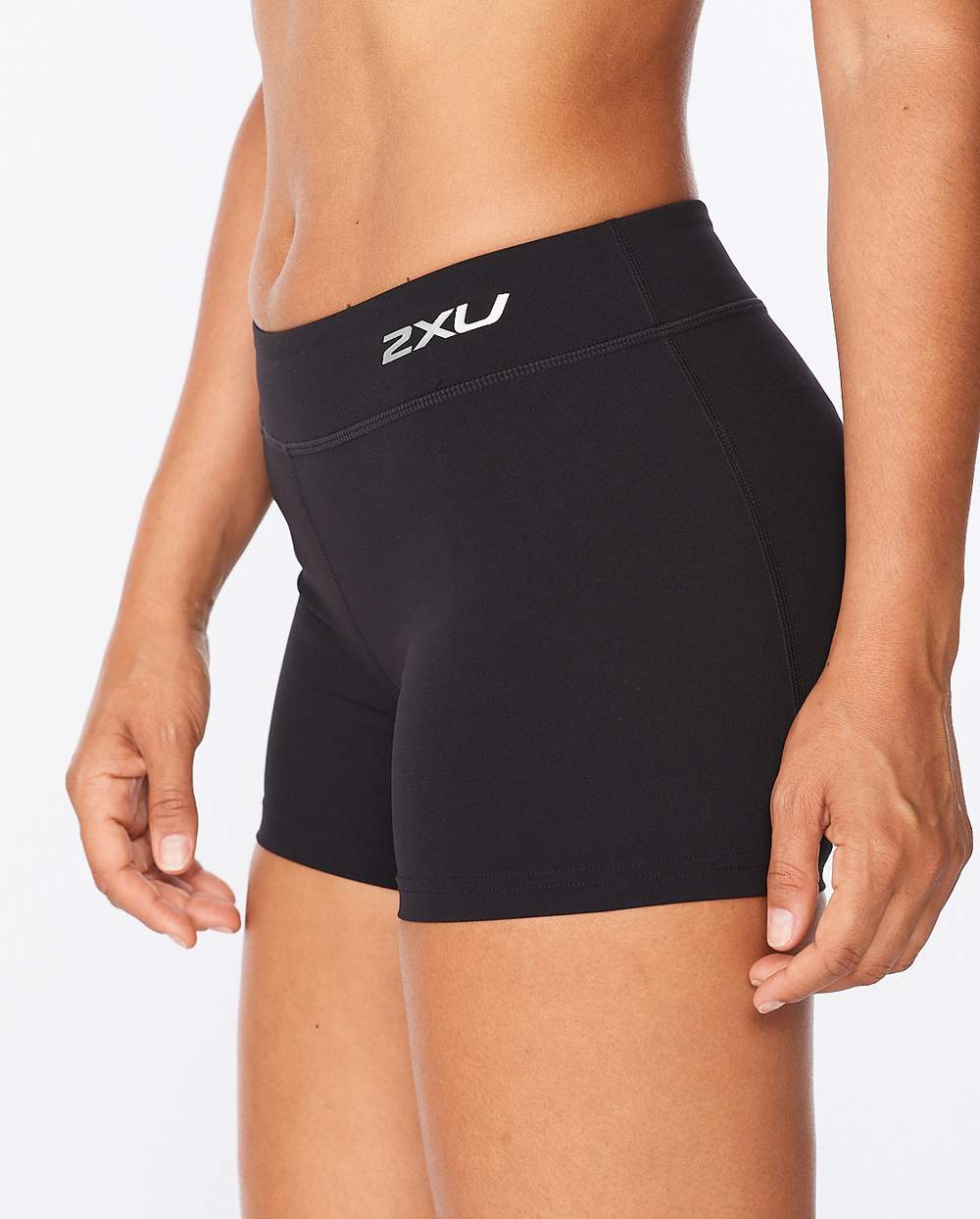 2XU Woman's Mid Rise Comp 4Inch Shorts Black/Silver