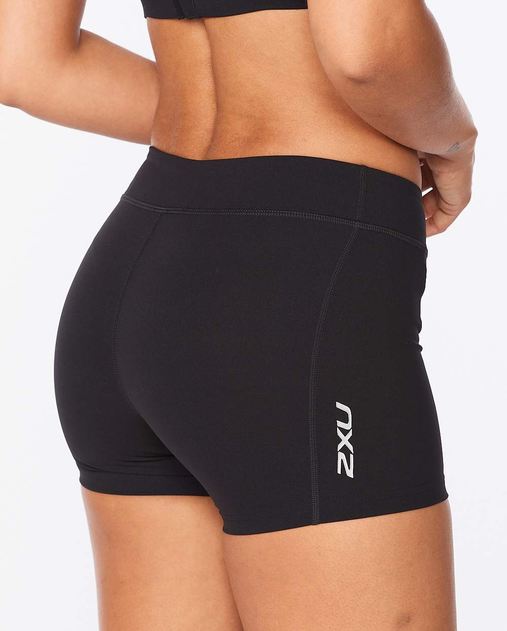 2XU Woman's Mid Rise Comp 4Inch Shorts Black/Silver