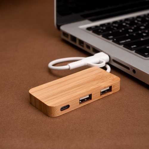 EKMATRA Cedar Multi-charging Hub 