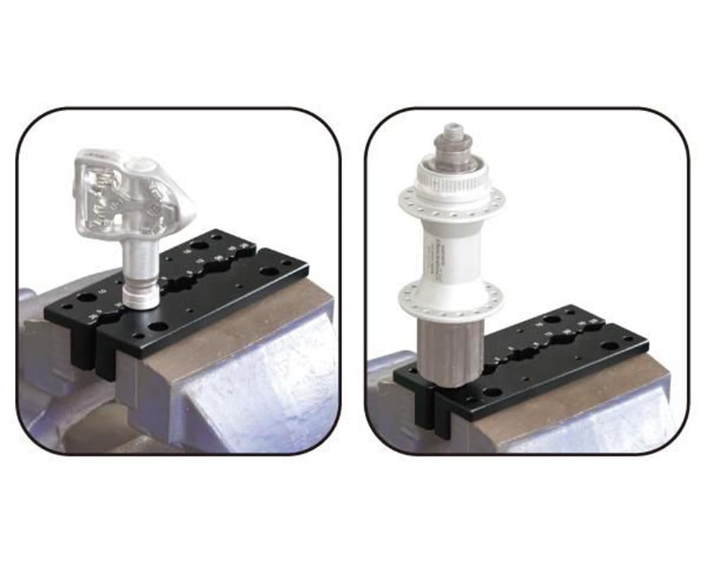 IceToolz E122 Axle Vise